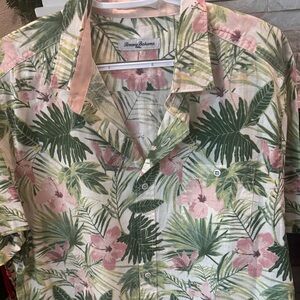 Tommy Bahama Men’s Short Sleeve Green and Pink Floral Shirt